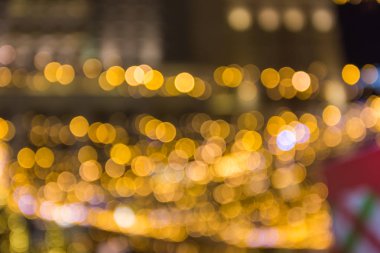 Noel ışıkları şehrin bokeh efekti ve bulanıklık