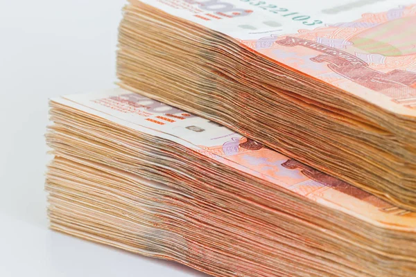 Un gran paquete de billetes rusos de cinco mil rublos — Foto de Stock