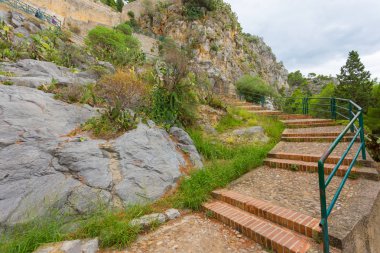 Mount La Rocca ve kalıntıları bir kale cefalu, Sicilya, İtalya