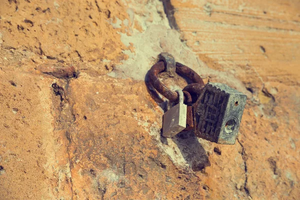 Antigua Pared Época Con Cerradura Día Verano Isla Mallorca España —  Fotos de Stock