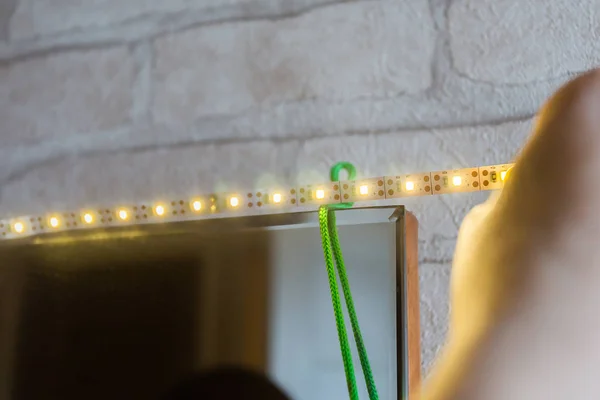 Como Instalar Tira Led Para Iluminação Corretamente Superfície Espelho Corredor — Fotografia de Stock
