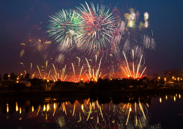 Artificii peste lac — Fotografie, imagine de stoc