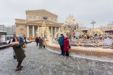 Moskova, Rusya - 4 Ocak 2019: Yeni yıl tatilinde Moskova'da bolşoy tiyatrosu