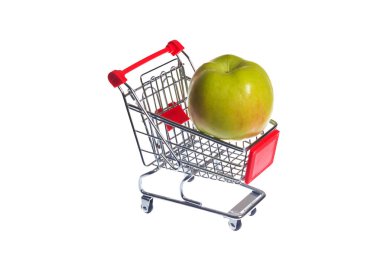 Beyaz arka planda izole yeşil Apple ile Alışveriş sepeti