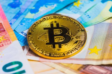 Euro banknot ve madeni para bitcoin