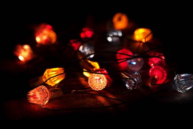 parlayan Noel çelenk ışıkları ampuller 