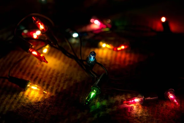 Glowing Christmas Garland Lights Bulbs Dark — Stock Photo, Image