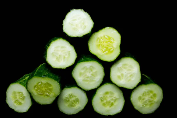 Студійний Знімок Зелених Огірків Ізольовано Чорному Фоні — стокове фото