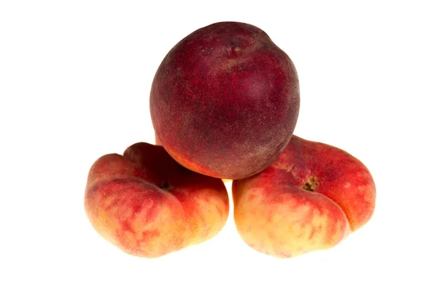 Verse Perziken Vruchten Geïsoleerd Witte Achtergrond — Stockfoto