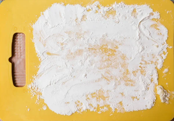Flour Yellow Cutting Board — Stock Photo, Image