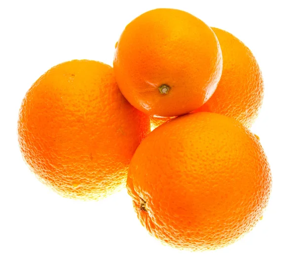 Geschnittene Orangen Isoliert Auf Weißem Hintergrund — Stockfoto