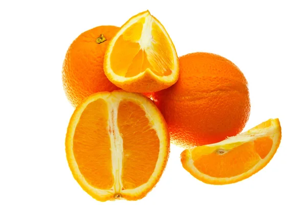 Вирізати Апельсини Ізольовані Білому Тлі — стокове фото