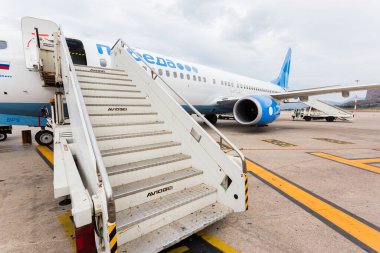 PALERMO, SICILY, İTALYA - 16 Eylül 2018: Rusya 'da düşük maliyetli havayolu Pobeda