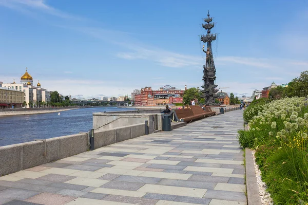 Moscow Rússia Junho 2020 Turistas Caminham Muzeon Park Moscou Pessoas — Fotografia de Stock