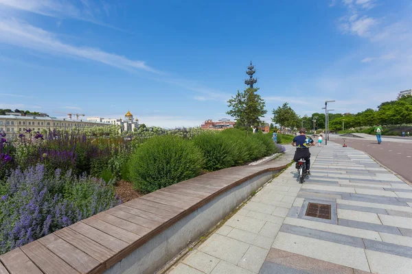 Moscow Russia Juni 2020 Turister Går Muzeonparken Moskva Folk Rider — Stockfoto