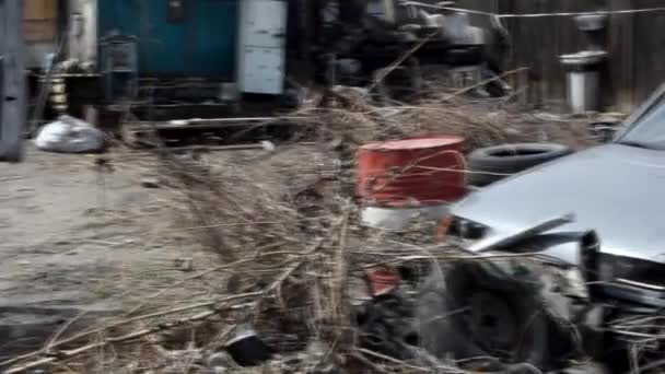 voiture à la décharge vidéo 