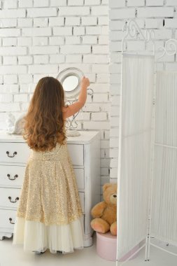 aynagenç kız yansıması