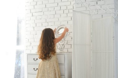 aynagenç kız yansıması