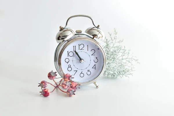 Vecchia Sveglia Decorazione Capodanno Natale Capodanno Concettuale Copia Spase Focus — Foto Stock