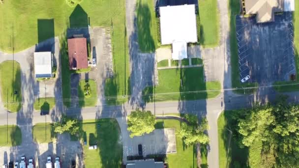 Una Vista Aérea Área Suburbana Típica Americana Que Muestra Una — Vídeos de Stock