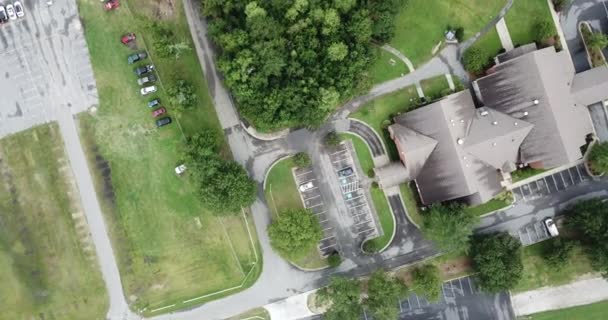 Een Luchtfoto Van Een Typisch Amerikaans Suburbane Gebied Met Een — Stockvideo