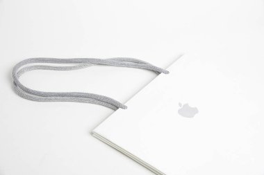 Apple Store Beyaz Kağıt Torba