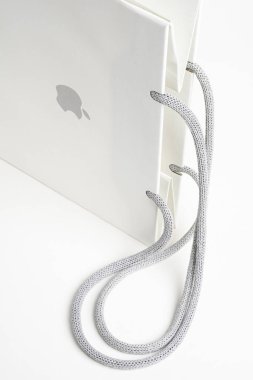 Apple Store Beyaz Kağıt Torba