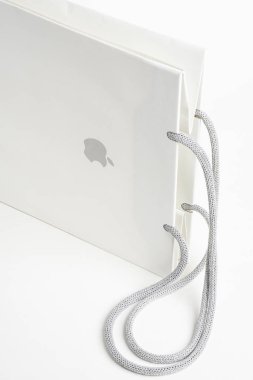 Apple Store Beyaz Kağıt Torba