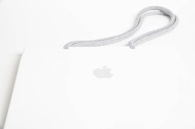 Apple Store Beyaz Kağıt Torba