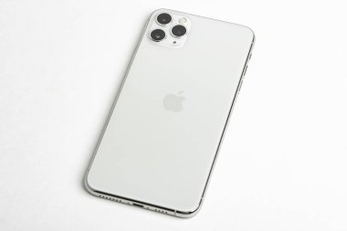 iphone 11 Pro Max Gümüş