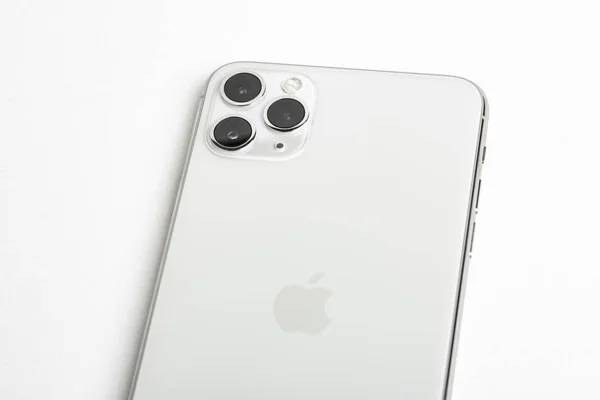 IPhone 11 Pro Max srebrny — Zdjęcie stockowe