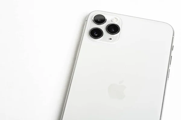 Iphone 11 Pro Макс Серебряный — стоковое фото