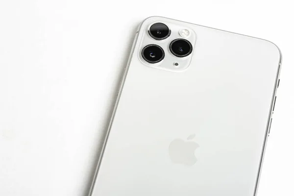 Iphone 11 Pro Макс Серебряный — стоковое фото