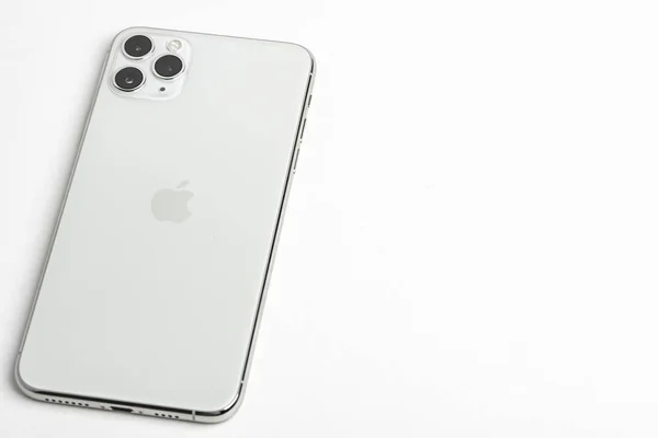 Iphone 11 Pro Max Gümüş — Stok fotoğraf