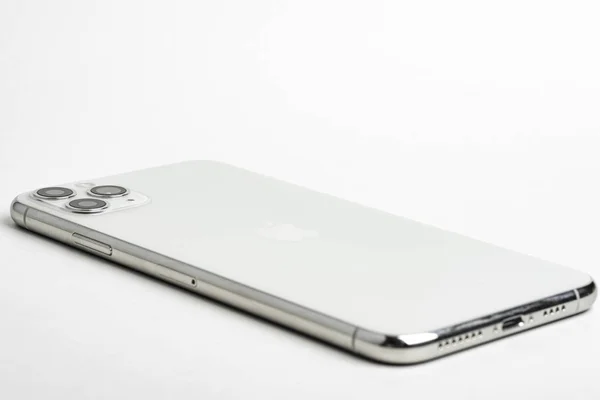 IPhone 11 Pro Max silver — Stockfoto