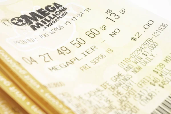 Μια στοίβα από εισιτήρια Mega Millions — Φωτογραφία Αρχείου