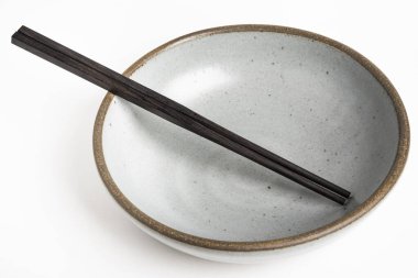 Bir kâse ile Çubuklar