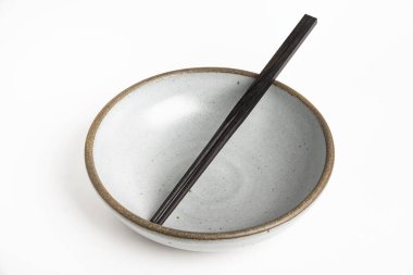 Bir kâse ile Çubuklar