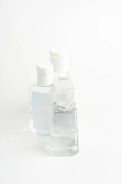 Cliché Trois Flacons Génériques Plastique Nettoyant Transparent Pour Les Mains — Photo