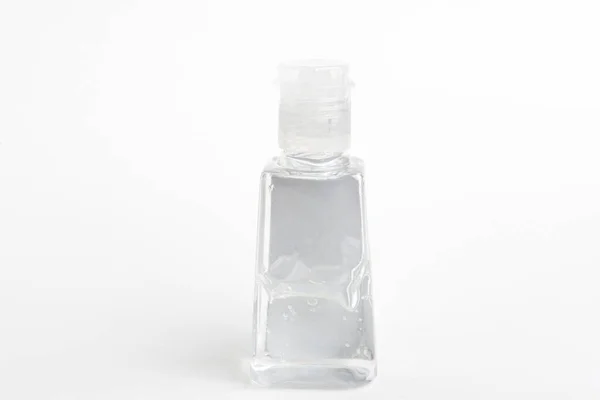 Una Toma Producto Una Botella Dispensador Plástico Desinfectante Mano Transparente — Foto de Stock