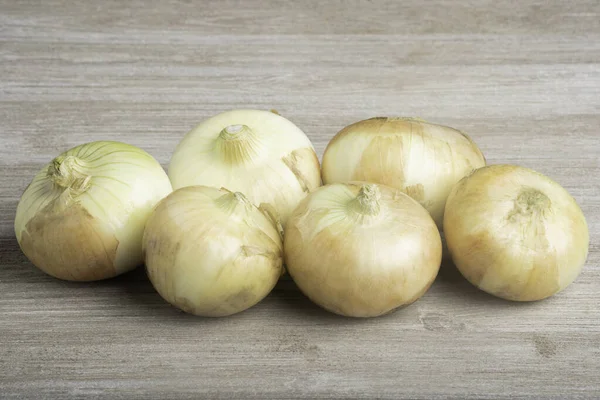 Ein Bund Authentischer Süßer Süßer Weißer Zwiebeln Aus Dem Süden — Stockfoto