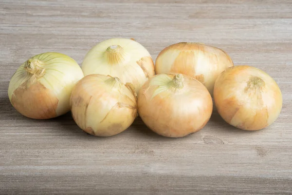 Ein Bund Authentischer Süßer Süßer Weißer Zwiebeln Aus Dem Süden — Stockfoto