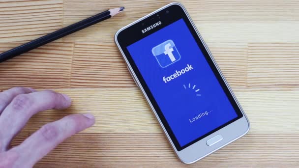 Yaroslavl Russie Avril 2019 Application Facebook Prend Beaucoup Temps Charger — Video