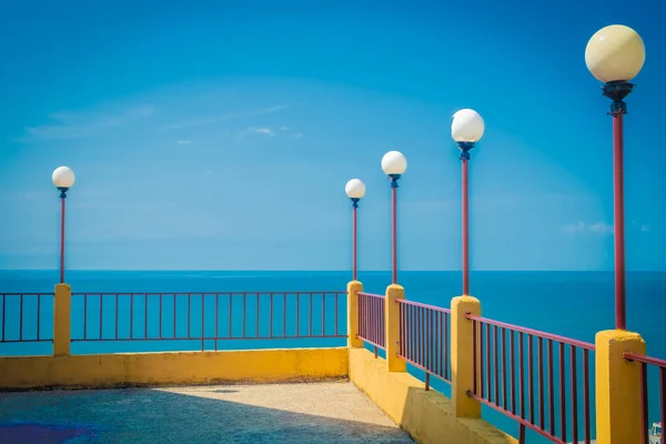 Terraza Observación Contra Cielo Azul Mar Parque Infantil Hotel Montaña — Foto de Stock