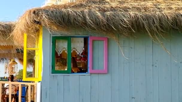 Buntes Café Mit Reetdach Bunte Fassade Des Gebäudes Restaurant Meer — Stockvideo