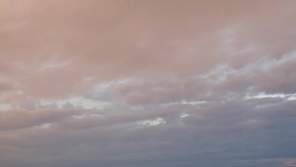 Pôr Sol Rosa Depois Chuva Preto Nuvens Trovão Céu Azul — Vídeo de Stock