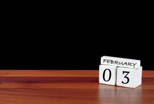 Febrero Mes Calendario Días Del Mes Calendario Reflejado Suelo Madera —  Fotos de Stock