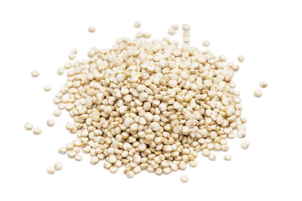 Kleine Stapel Quinoa Zaden Geïsoleerd Witte Achtergrond Rechtenvrije Stockafbeeldingen