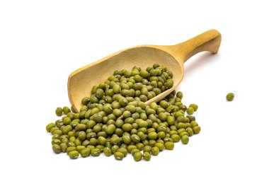 Bir tahta kaşık Mung fasulye