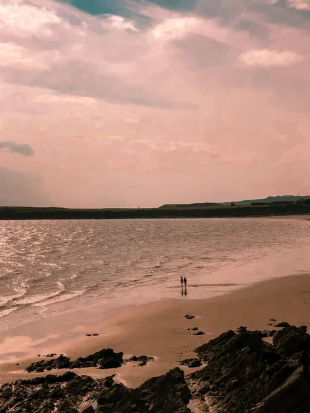 Hermosa Vista Una Playa Con Olas Del Océano Cielo — Foto de Stock